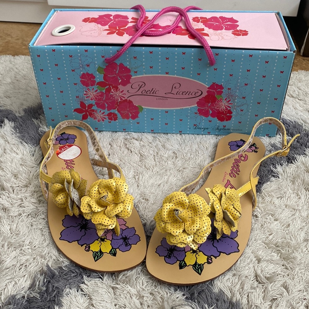 Brand New Poetic License sandal